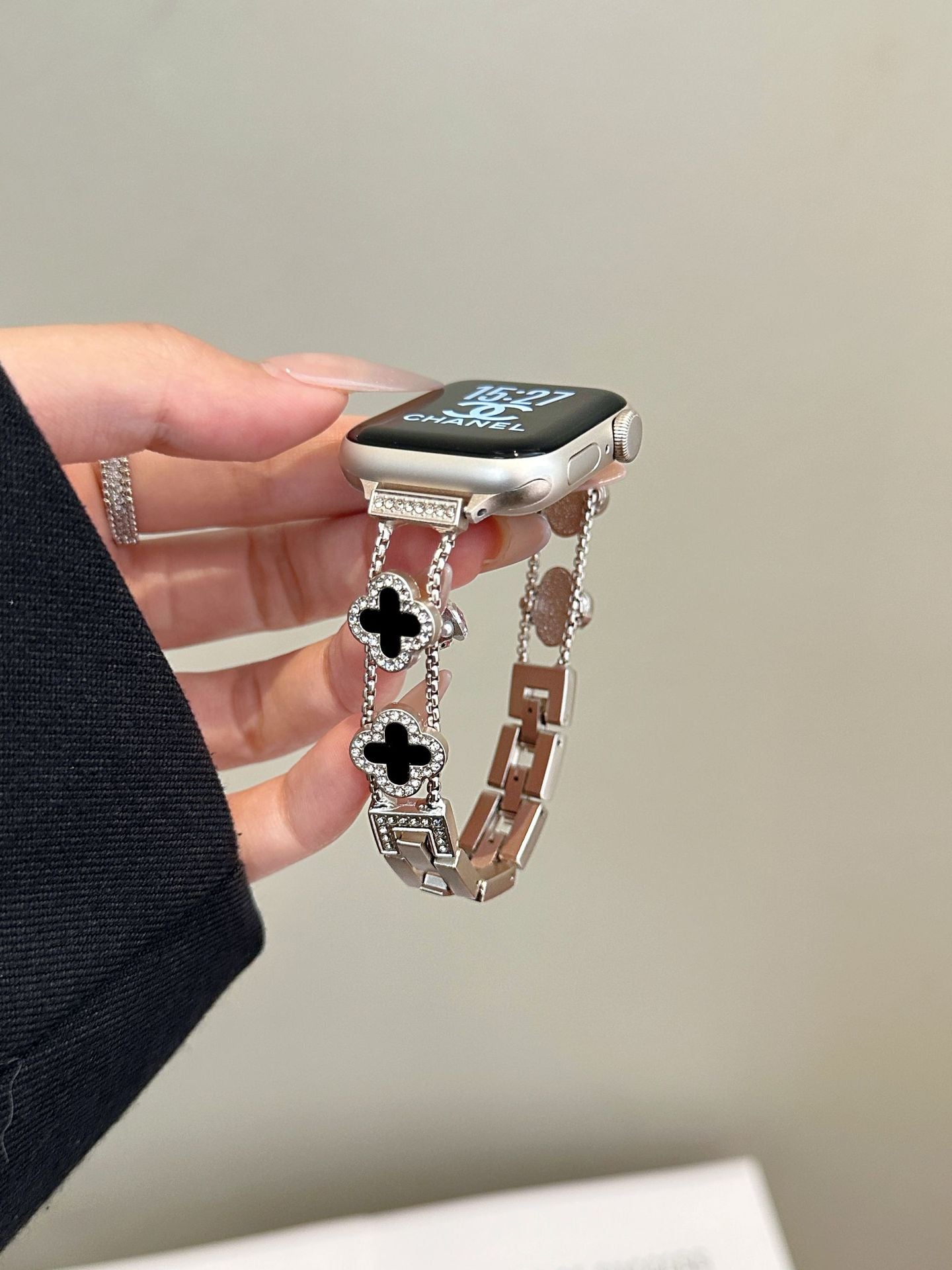 Four Leaf Clover Band for Apple Watch Series 6/7/8/9/10/SE - STONE