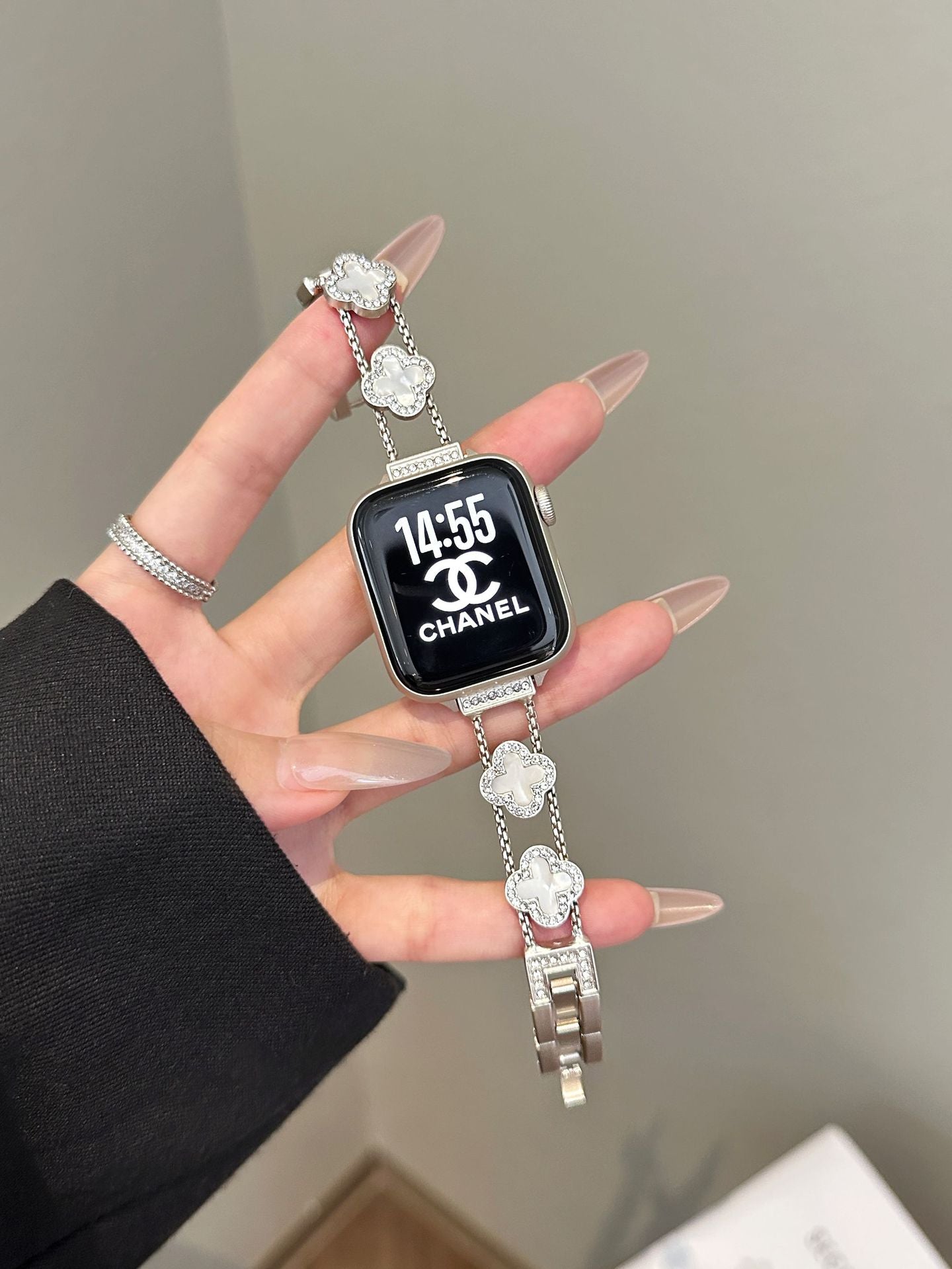 Four Leaf Clover Band for Apple Watch Series 6/7/8/9/10/SE - STONE